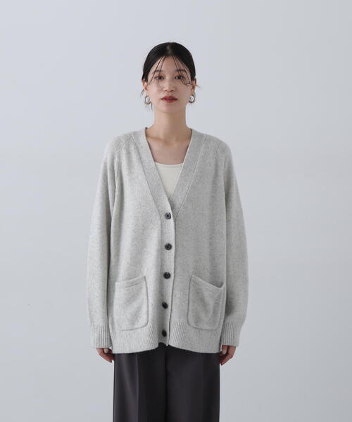 N.（N. Natural Beauty Basic）（エヌエヌナチュラルビューティーベーシック）の「◆ＨＡＭＩＬＴＯＮ　Ｖネックポケットカーディガン（カーディガン/ボレロ・レディース・ライトグレー/杢グレー/ブルー・MEDIUM）」の19枚目の写真
