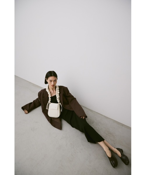 un/neu（アンノイ）の「ギャザーハンドルフェイクレザーレザーフラップバッグ / 2WAYショルダーバッグ（ショルダーバッグ・レディース・シルバー/ブラック/ホワイト/ブラウン/ミント/イエロー・FREE）」の7枚目の写真