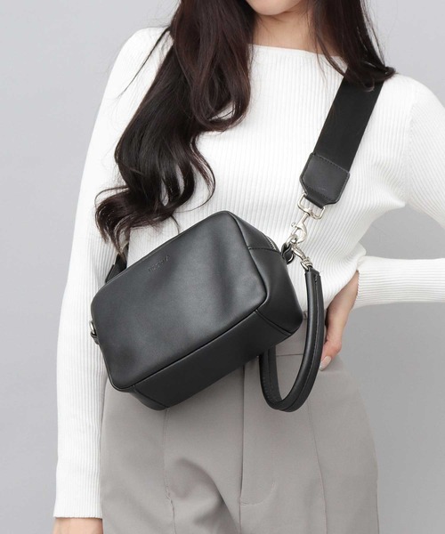 REGiSTA(レジスタ)の「スプリットレザー(牛床革) 3WAY ショルダーポーチ クラッチ ハンドバッグ(ショルダー・ハンド・クラッチ)(ショルダーバッグ・メンズ・ブラック/ブラック系その他・FREE)」の3枚目の写真