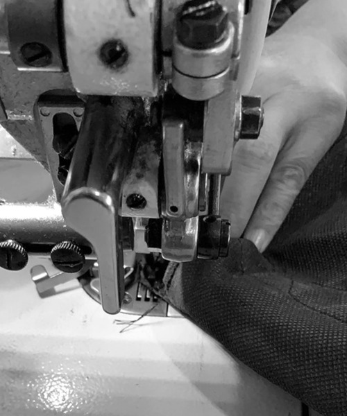 REGiSTA(レジスタ)の「スプリットレザー(牛床革) 3WAY ショルダーポーチ クラッチ ハンドバッグ(ショルダー・ハンド・クラッチ)(ショルダーバッグ・メンズ・ブラック/ブラック系その他・FREE)」の8枚目の写真