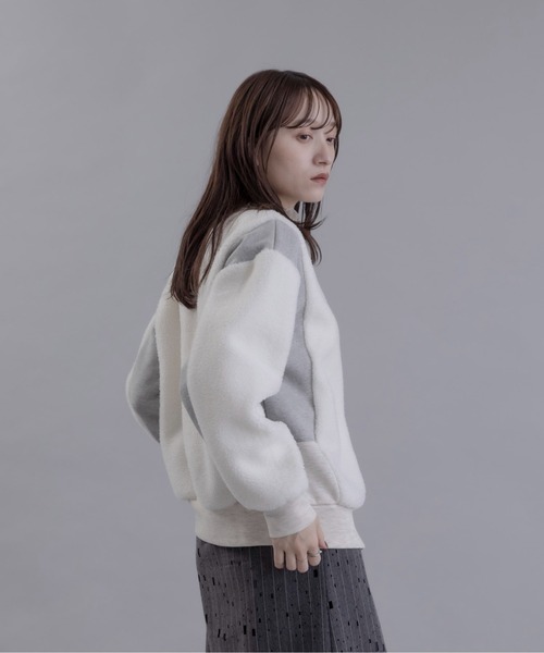 Eimee Law（エイミーロウ）の「パッチワーク 2WAYボアトップス（カーディガン/ボレロ・レディース・ライトグレー/チャコールグレー/アイボリー・FREE）」の12枚目の写真