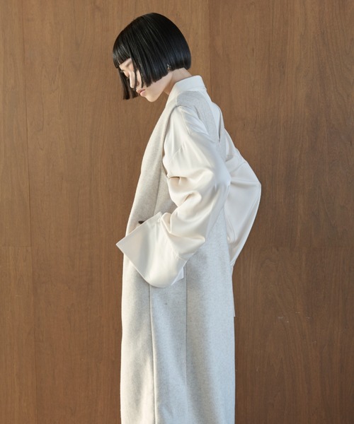 AIC.（エーアイシー）の「ディープVネックロングワンピース（ワンピース・レディース・アイボリー/チャコールグレー・FREE）」の13枚目の写真