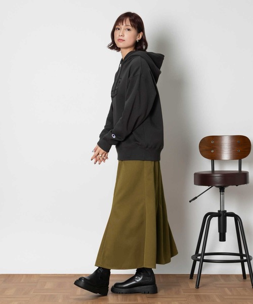 Champion(チャンピオン)の「Champion(チャンピオン)【レディース】裏起毛プリントパーカー(スウェット・レディース・グレー/ダークグレー/グリーン/ホワイト・S/M/L/XL)」の19枚目の写真