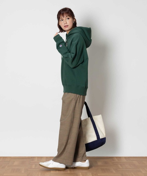 Champion(チャンピオン)の「Champion(チャンピオン)【レディース】裏起毛プリントパーカー(スウェット・レディース・グレー/ダークグレー/グリーン/ホワイト・S/M/L/XL)」の15枚目の写真