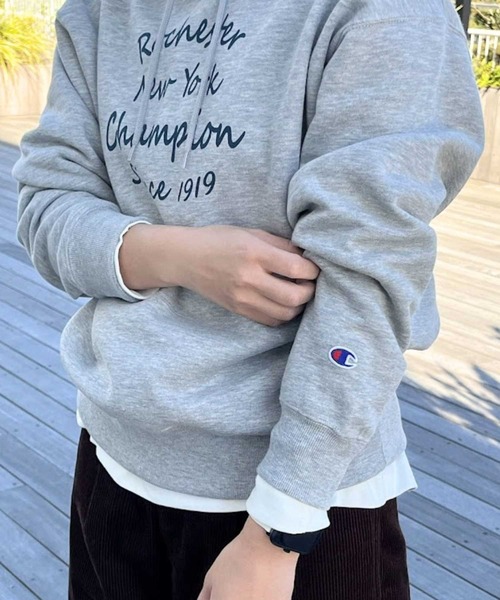 Champion(チャンピオン)の「Champion(チャンピオン)【レディース】裏起毛プリントパーカー(スウェット・レディース・グレー/ダークグレー/グリーン/ホワイト・S/M/L/XL)」の12枚目の写真
