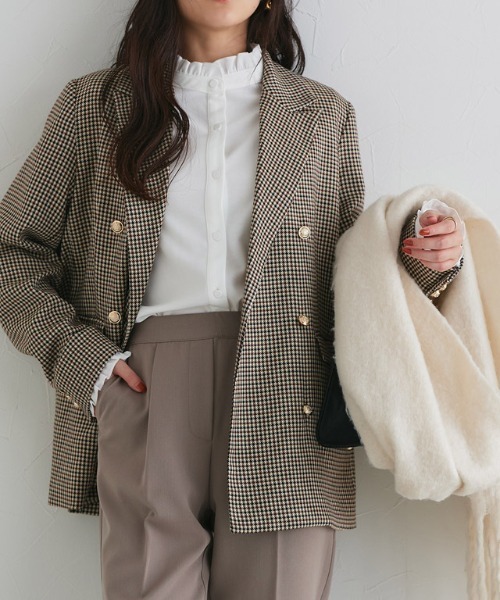 Pierrot(ピエロ)の「裏微起毛フリルネックブラウス(シャツ/ブラウス・レディース・グレイッシュベージュ/ブラック/ネイビー/オフホワイト・M/L)」の8枚目の写真