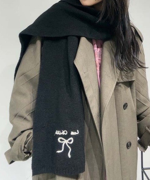 Vipoa（ヴィポア）の「リボン刺繍ニットマフラー（マフラー・レディース・ピンク/ブラウン/ブラック/アイボリー/レッド/ブルー/グレー・FREE）」の10枚目の写真