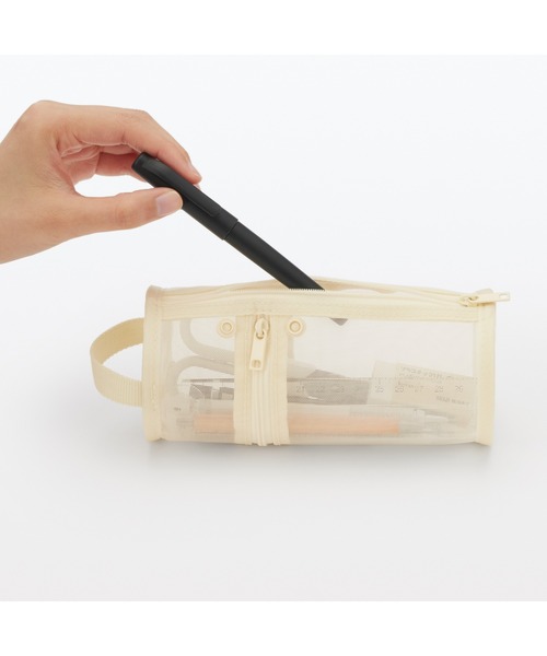 無印良品(ムジルシリョウヒン)の「ナイロンメッシュ縦でも横でも使えるペンケース 約直径75×高さ177mm(ステーショナリー・メンズ・グレー/ブラック/アイボリー/ピンク・FREE)」の8枚目の写真