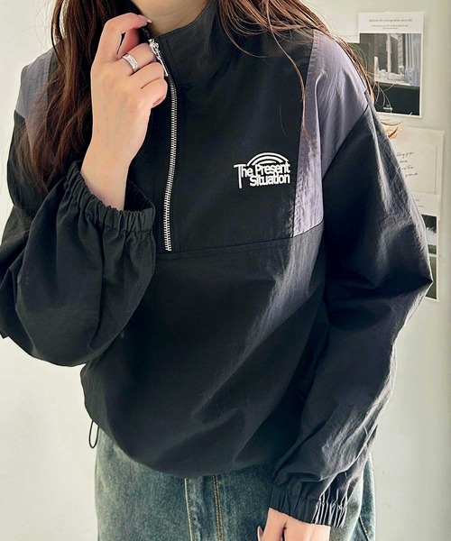 FIRST MOOD(ファーストムード)の「《FIRSTMOODコラボ》ハーフジップ配色ナイロン刺繍オーバーサイズブルゾン(ブルゾン・レディース・ベージュ/ブラック・LARGE/MEDIUM)」の3枚目の写真