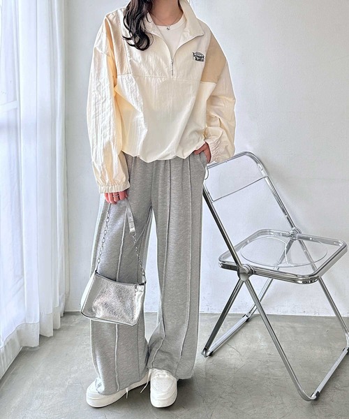 FIRST MOOD(ファーストムード)の「《FIRSTMOODコラボ》ハーフジップ配色ナイロン刺繍オーバーサイズブルゾン(ブルゾン・レディース・ベージュ/ブラック・LARGE/MEDIUM)」の19枚目の写真