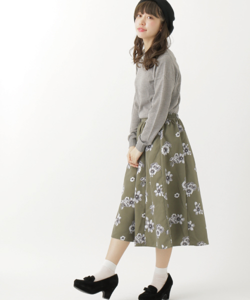 earth music&ecology（アースミュージックアンドエコロジー）の「ハイネックベーシックニットプルオーバー（ニット/セーター・レディース・ネイビー/レッド/アイボリー/杢グレー・MEDIUM/SMALL）」の7枚目の写真