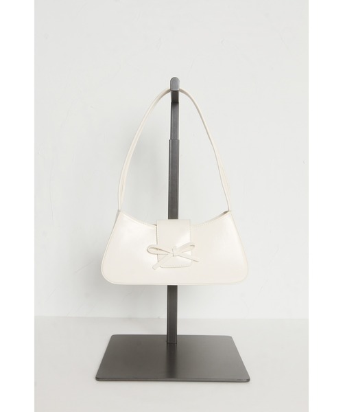 &. NOSTALGIA(アンドドットノスタルジア)の「【ZOZO限定】フラップリボンバッグ(ショルダーバッグ・レディース・ブラック/ホワイト・FREE)」の12枚目の写真