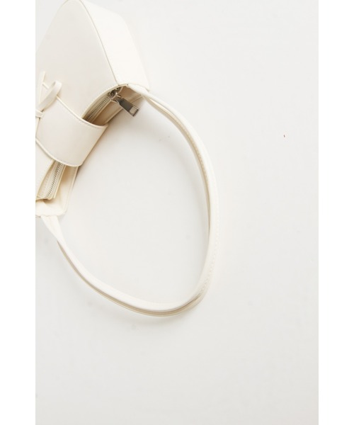 &. NOSTALGIA(アンドドットノスタルジア)の「【ZOZO限定】フラップリボンバッグ(ショルダーバッグ・レディース・ブラック/ホワイト・FREE)」の14枚目の写真