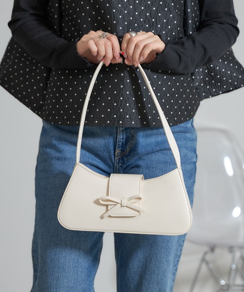 &. NOSTALGIA(アンドドットノスタルジア)の「【ZOZO限定】フラップリボンバッグ(ショルダーバッグ・レディース・ブラック/ホワイト・FREE)」の7枚目の写真