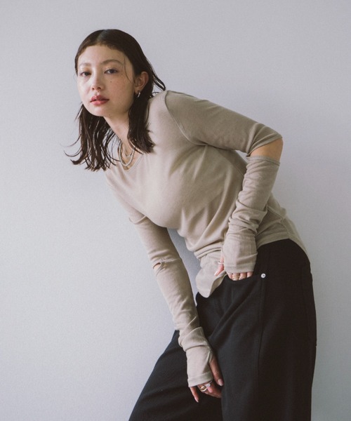 HANNE(アン)の「アームスリットシアーロンTEE(Tシャツ/カットソー・レディース・イエロー/ベージュ/ブラック・FREE)」の1枚目の写真