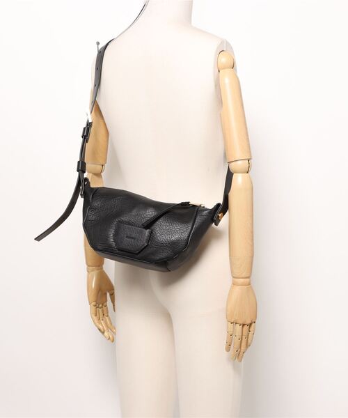 ALLSAINTS(オールセインツ)の「MADEA LEATHER CROSSBODY BAG | MADEA レザー クロスボディ バッグ(ショルダーバッグ・レディース・ブラック・ONE SIZE)」の5枚目の写真