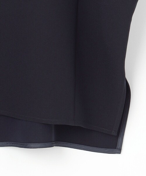23区 S(ニジュウサンクチイサイサイズ)の「【吸水速乾/UVカット/接触冷感】ストレッチジョーゼット ドルマン カットソー(Tシャツ/カットソー・レディース・ベージュ系/ダークブラウン系/ネイビー系/ブラック系・32)」の21枚目の写真