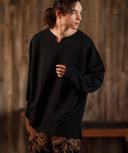 CAMBIO（カンビオ）の「mlt5074-キーネックサイドスリットカットソー（Tシャツ/カットソー・メンズ・アイボリー/グレイッシュベージュ/ブラック・M/L/XL）」の5枚目の写真