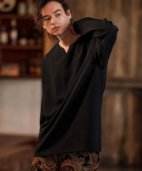 CAMBIO（カンビオ）の「mlt5074-キーネックサイドスリットカットソー（Tシャツ/カットソー・メンズ・アイボリー/グレイッシュベージュ/ブラック・M/L/XL）」の6枚目の写真