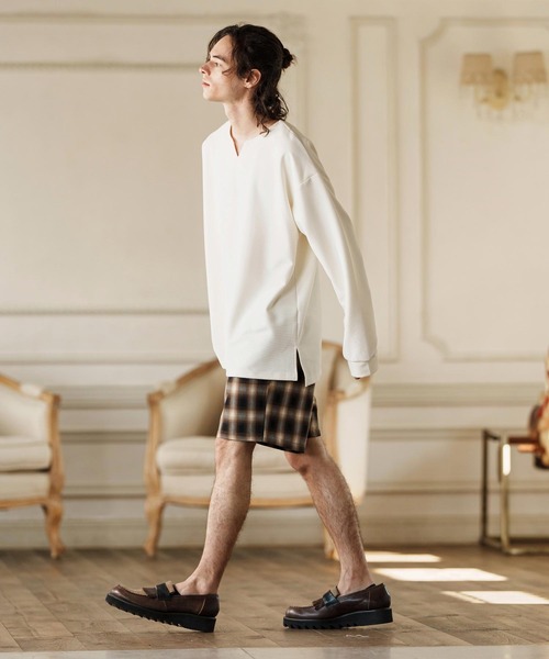 CAMBIO（カンビオ）の「mlt5074-キーネックサイドスリットカットソー（Tシャツ/カットソー・メンズ・アイボリー/グレイッシュベージュ/ブラック・M/L/XL）」の14枚目の写真