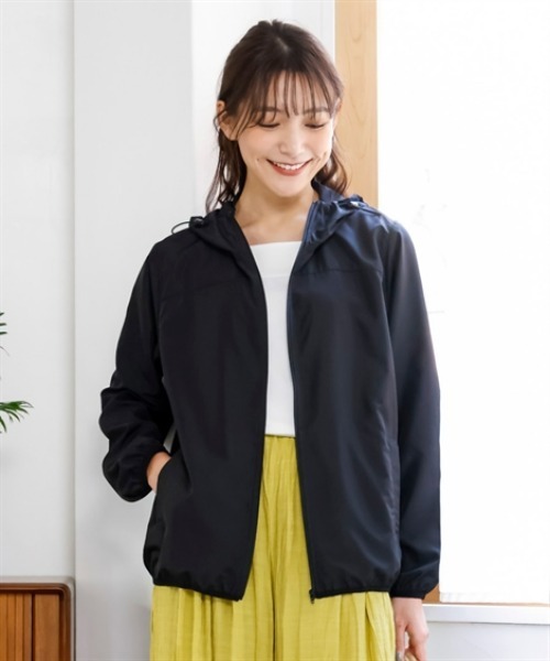 nissen（ニッセン）の「軽tetポケッタブルブルゾン（UVカット・はっ水・花粉がつきにくい）＜大きいサイズ有＞（ブルゾン・レディース・グリーン/ピンク/アイボリー/ブラック・3L/S/M/L/LL）」の3枚目の写真