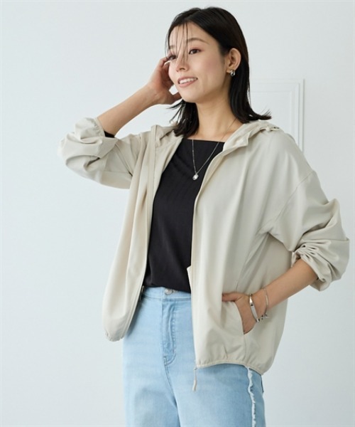 nissen（ニッセン）の「軽tetポケッタブルブルゾン（UVカット・はっ水・花粉がつきにくい）＜大きいサイズ有＞（ブルゾン・レディース・グリーン/ピンク/アイボリー/ブラック・3L/S/M/L/LL）」の5枚目の写真