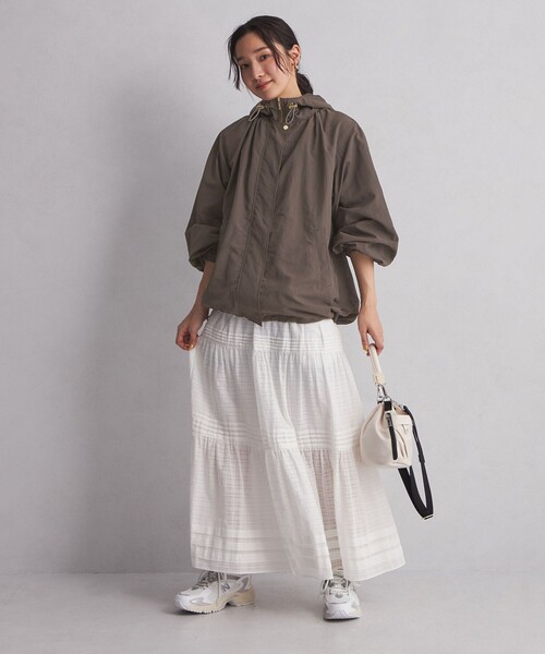 green label relaxing(グリーンレーベルリラクシング)の「<at ease>ナイロン フード ブルゾン -ウォッシャブル・撥水-(ナイロンジャケット・レディース・ネイビー/オフホワイト/ダークグレー・FREE)」の16枚目の写真