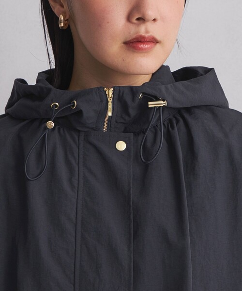 green label relaxing(グリーンレーベルリラクシング)の「<at ease>ナイロン フード ブルゾン -ウォッシャブル・撥水-(ナイロンジャケット・レディース・ネイビー/オフホワイト/ダークグレー・FREE)」の20枚目の写真