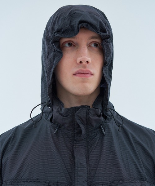 MINOTAUR（ミノトール）の「MINOTAUR INST. FOR ESTNATION / トランスフォームブルゾン with Dyneema（ブルゾン・メンズ・ブラック・LARGE/MEDIUM）」の4枚目の写真