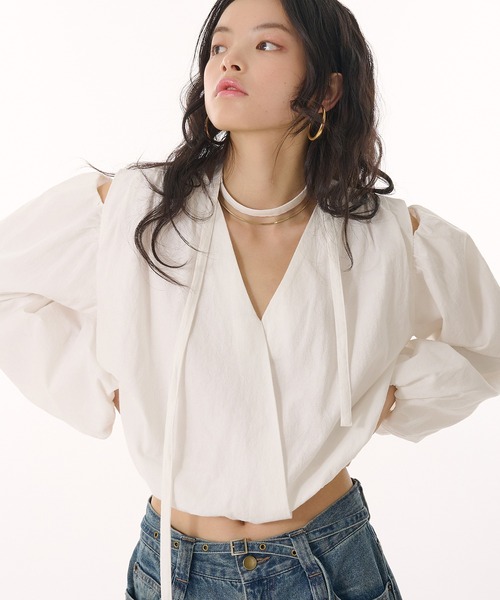 MUHET(ミュエータ)の「v neck balloon blouse / Vネックバルーンブラウス(シャツ/ブラウス・レディース・ブラック/オフホワイト・FREE)」の7枚目の写真