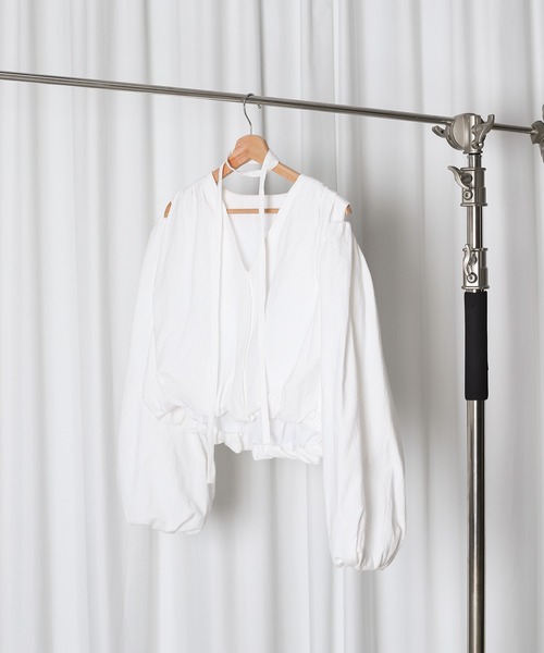 MUHET(ミュエータ)の「v neck balloon blouse / Vネックバルーンブラウス(シャツ/ブラウス・レディース・ブラック/オフホワイト・FREE)」の5枚目の写真