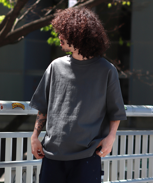 WISM（ウィズム）の「WISM BASIC TEE（Tシャツ/カットソー・メンズ・ホワイト/チャコールグレー・MEDIUM/LARGE）」の7枚目の写真