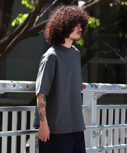 WISM（ウィズム）の「WISM BASIC TEE（Tシャツ/カットソー・メンズ・ホワイト/チャコールグレー・MEDIUM/LARGE）」の9枚目の写真