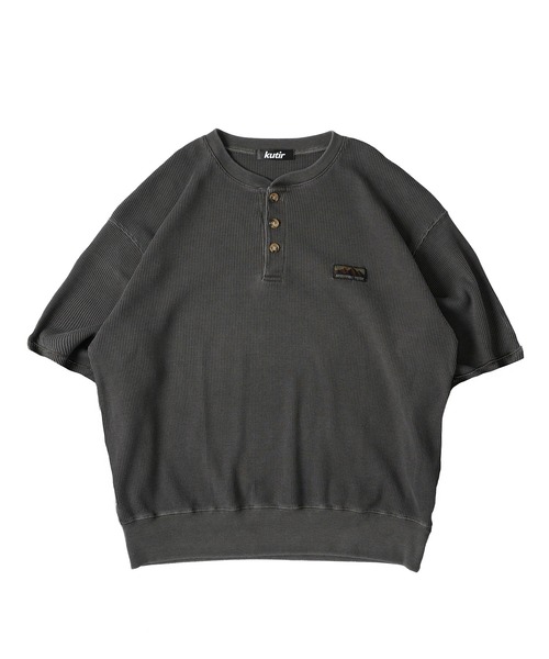 kutir(クティール)の「HENRY NECK PIGMENT PROCESSIN THERMAL TEE/ヘンリーネックピグメント加工サーマルTEE(Tシャツ/カットソー・メンズ・ブラック/ネイビー/杢グレー・MEDIUM/LARGE)」の4枚目の写真