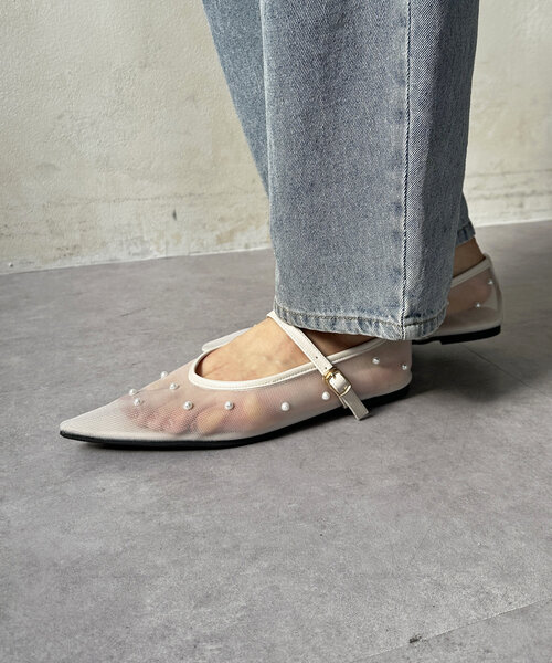 Thevon（ゼボン）の「シアーパールパンプス（サンダル・レディース・アイボリー/ブラック・M/L）」の4枚目の写真