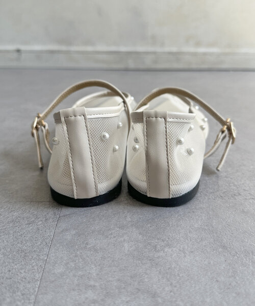 Thevon（ゼボン）の「シアーパールパンプス（サンダル・レディース・アイボリー/ブラック・M/L）」の10枚目の写真