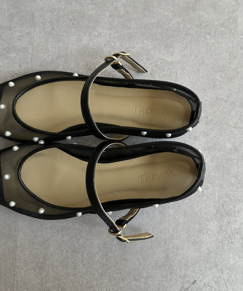 Thevon（ゼボン）の「シアーパールパンプス（サンダル・レディース・アイボリー/ブラック・M/L）」の17枚目の写真