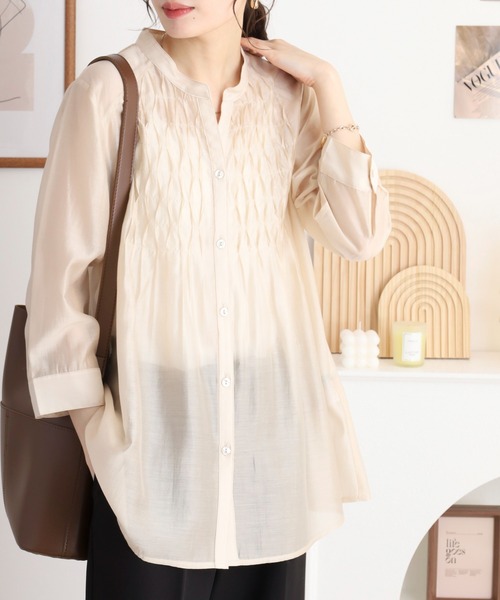 BRODIAEA(ブローディア)の「BRODIAEA ノーカラー7分袖キーネックブラウス(シャツ/ブラウス・レディース・ピンク/イエロー/サンドベージュ・40)」の2枚目の写真