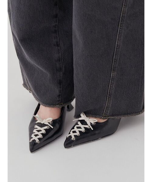 jouetie（ジュエティ）の「レースアップポインテッドパンプス 靴（パンプス・レディース・ピンク/ブラック・MEDIUM/LARGE）」の3枚目の写真