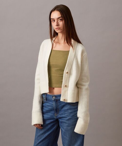 Calvin Klein(カルバン・クライン)の「クラシック トラッカー Vネックカーディガン(カーディガン/ボレロ・レディース・アイボリー/ブラック/イエロー系その他・S/M/XS)」の7枚目の写真