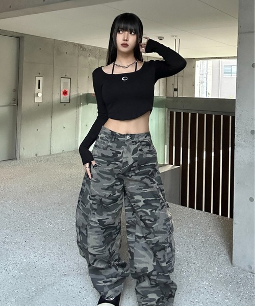 KsG（ケーエスジー）の「クロップドムーンロゴトップス（Tシャツ/カットソー・レディース・ブラック・LARGE/MEDIUM/SMALL）」の5枚目の写真