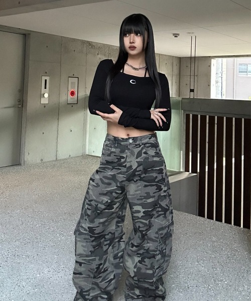 KsG（ケーエスジー）の「クロップドムーンロゴトップス（Tシャツ/カットソー・レディース・ブラック・LARGE/MEDIUM/SMALL）」の7枚目の写真
