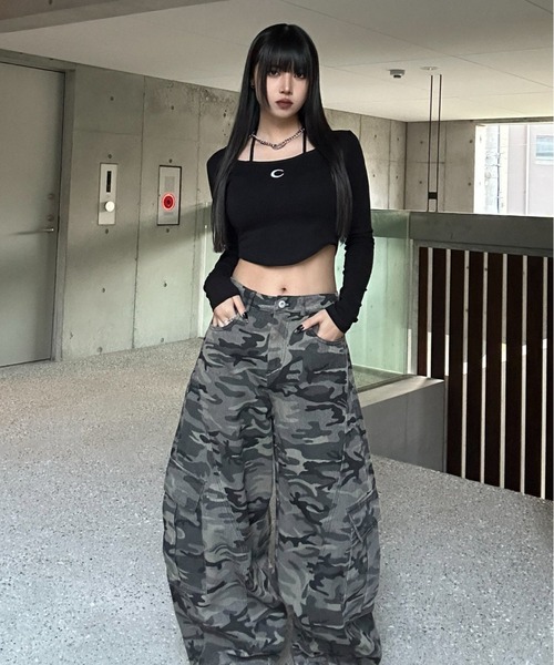 KsG（ケーエスジー）の「クロップドムーンロゴトップス（Tシャツ/カットソー・レディース・ブラック・LARGE/MEDIUM/SMALL）」の8枚目の写真