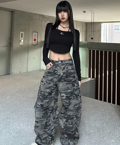 KsG（ケーエスジー）の「クロップドムーンロゴトップス（Tシャツ/カットソー・レディース・ブラック・LARGE/MEDIUM/SMALL）」の9枚目の写真