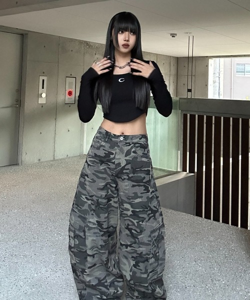 KsG（ケーエスジー）の「クロップドムーンロゴトップス（Tシャツ/カットソー・レディース・ブラック・LARGE/MEDIUM/SMALL）」の10枚目の写真