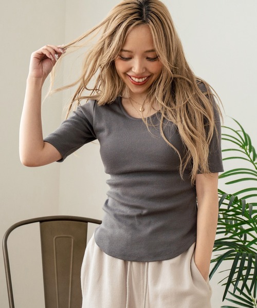 anap mimpi(アナップミンピ)の「バックオープン テレコ リブ カップ付き 半袖 Tシャツ(Tシャツ/カットソー・レディース・キナリ/ダークグレー・FREE)」の10枚目の写真