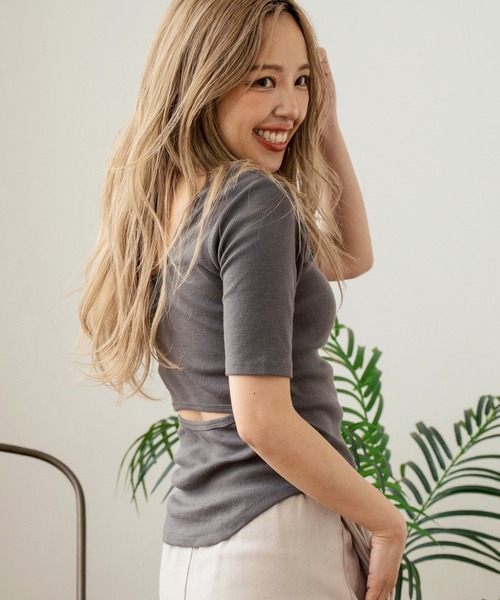 anap mimpi(アナップミンピ)の「バックオープン テレコ リブ カップ付き 半袖 Tシャツ(Tシャツ/カットソー・レディース・キナリ/ダークグレー・FREE)」の12枚目の写真