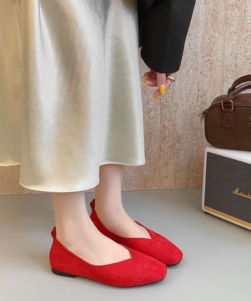 LOWO（ロワ）の「スクエアトゥ Vカット フラットシューズ バレエシューズ ローヒール パンプス（パンプス・レディース・ブラック/イエロー/レッド/ブラウン/ベージュ・35(22.5)/36(23)/38(24)/37(23.5/39(24.5/40(25)）」の5枚目の写真