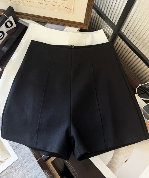 ampm(エーエムピーエム)の「韓国風美脚ハイウエストショートパンツ(その他パンツ・レディース・ホワイト/ブラック/グレー・S/M/L)」の2枚目の写真