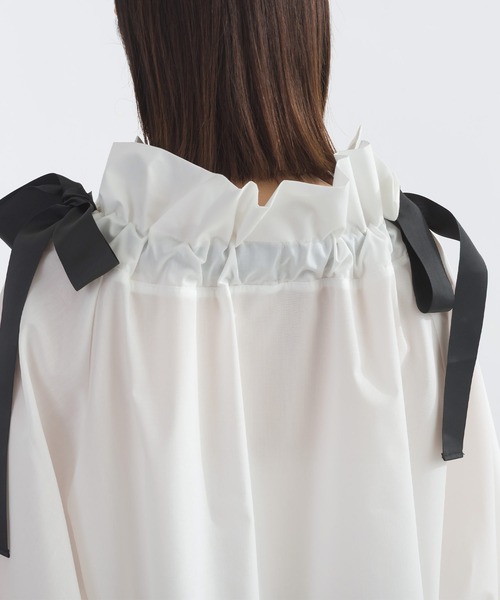 PICCIN PERLA（ピッチンペルラ）の「ダブルリボンザビエルブラウス（シャツ/ブラウス・レディース・ブラック/オフホワイト・M）」の4枚目の写真
